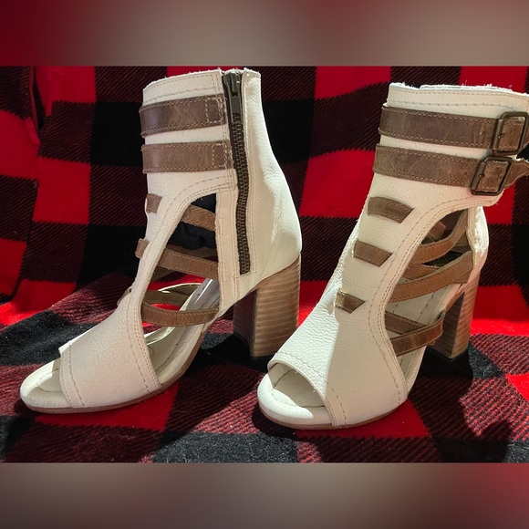 Tiara - Picture 2 of 6